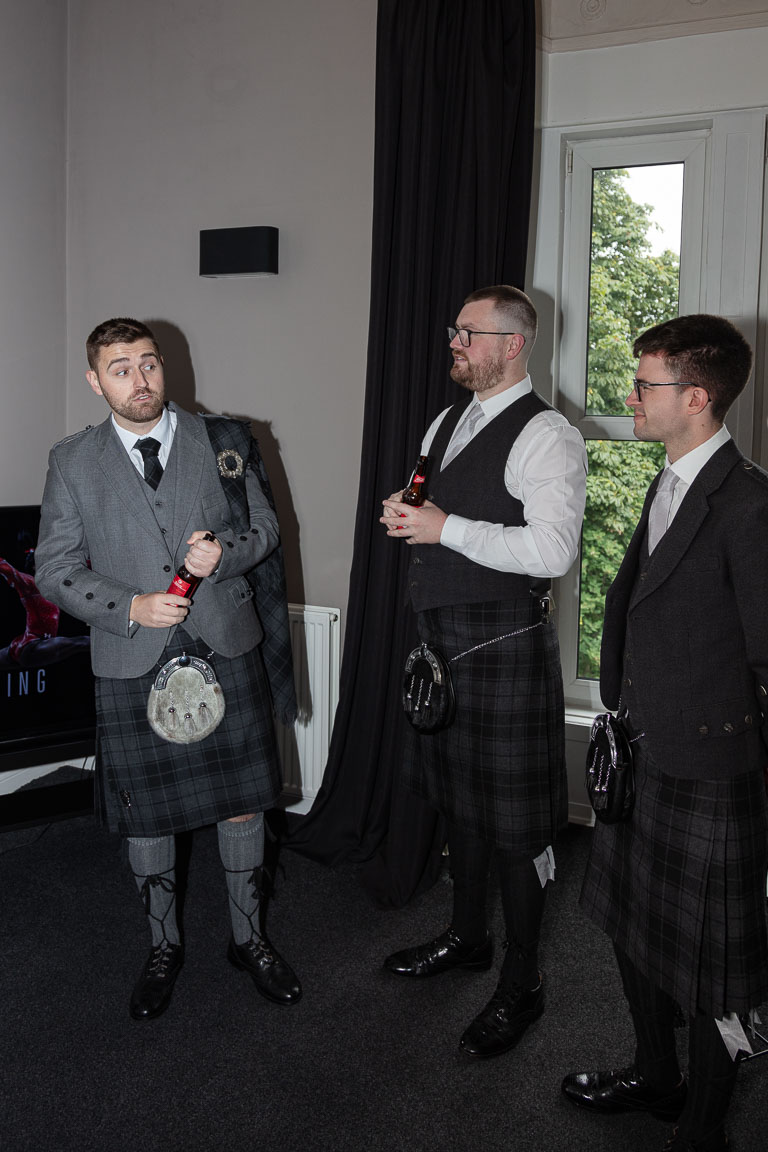 Aidan-n-Emma-13.jpg Aidan-n-Emma-13.jpg