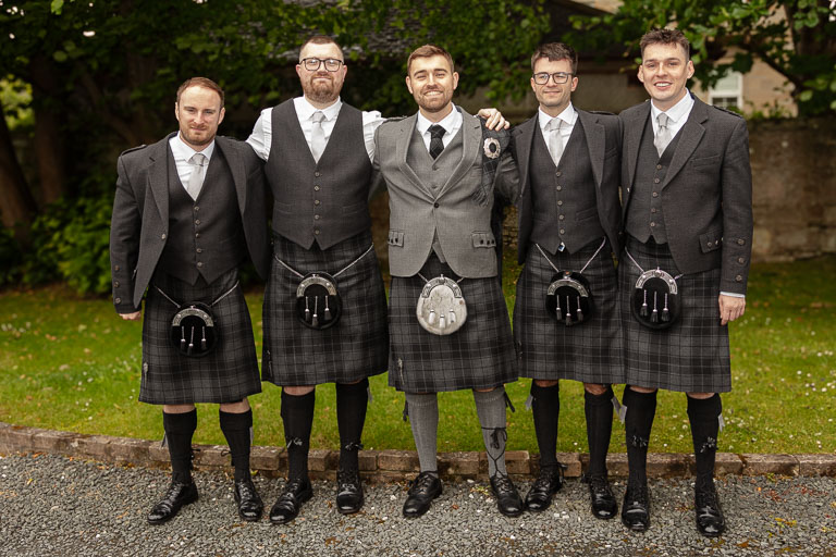 Aidan-n-Emma-17.jpg Aidan-n-Emma-17.jpg