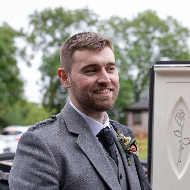 Aidan-n-Emma-350.jpg Aidan-n-Emma-350.jpg