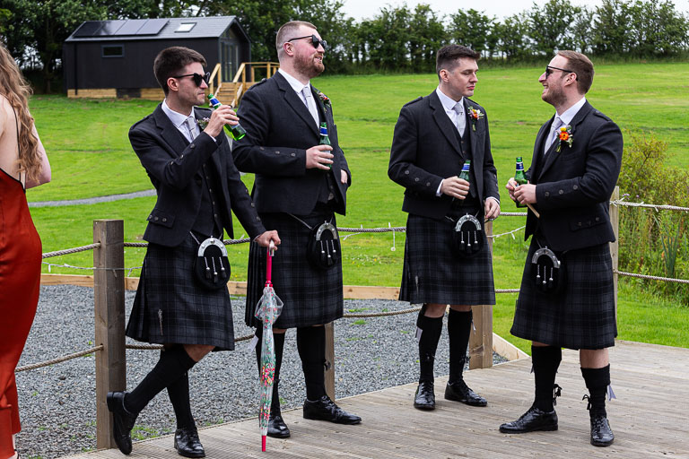 Aidan-n-Emma-431.jpg Aidan-n-Emma-431.jpg