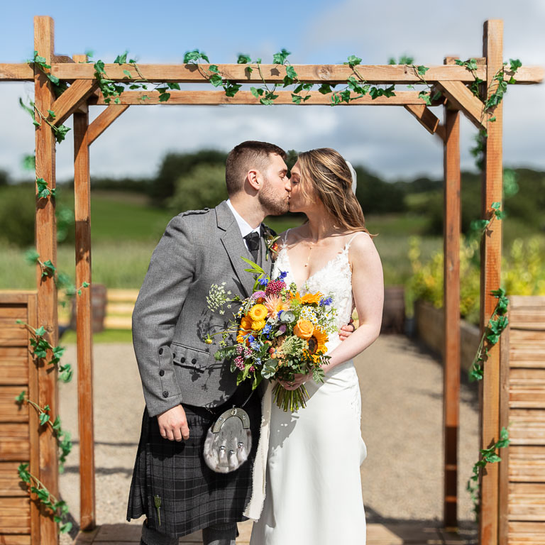 Aidan-n-Emma-560.jpg Aidan-n-Emma-560.jpg