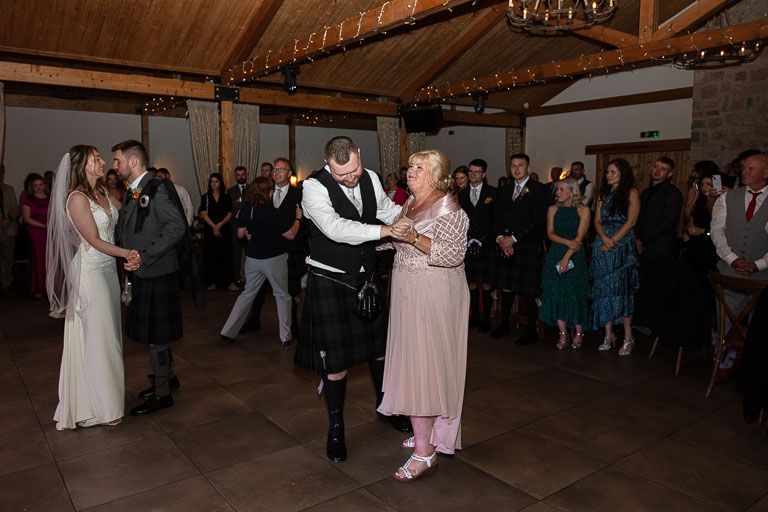 Aidan-n-Emma-774.jpg Aidan-n-Emma-774.jpg